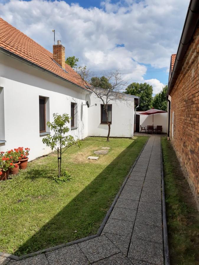 Ubytovani U Dvoraku Veseli nad Luznici Exterior photo